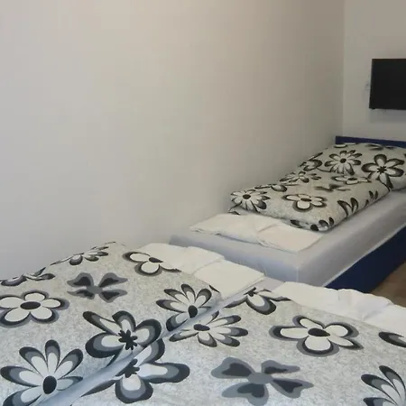 Appartement Hu à Prague Extérieur photo